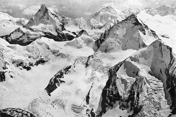 Mount Cervin, c.1900 (b/w photo)  od French Photographer