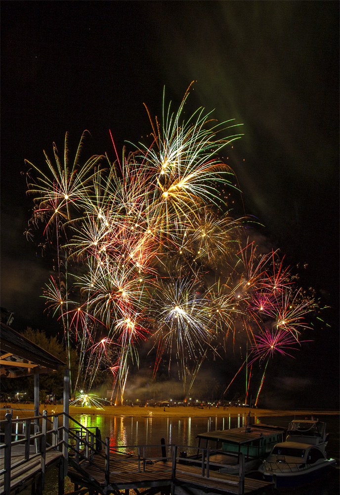 Fireworks over Derawan Islands skies od Ahmad Gafuri