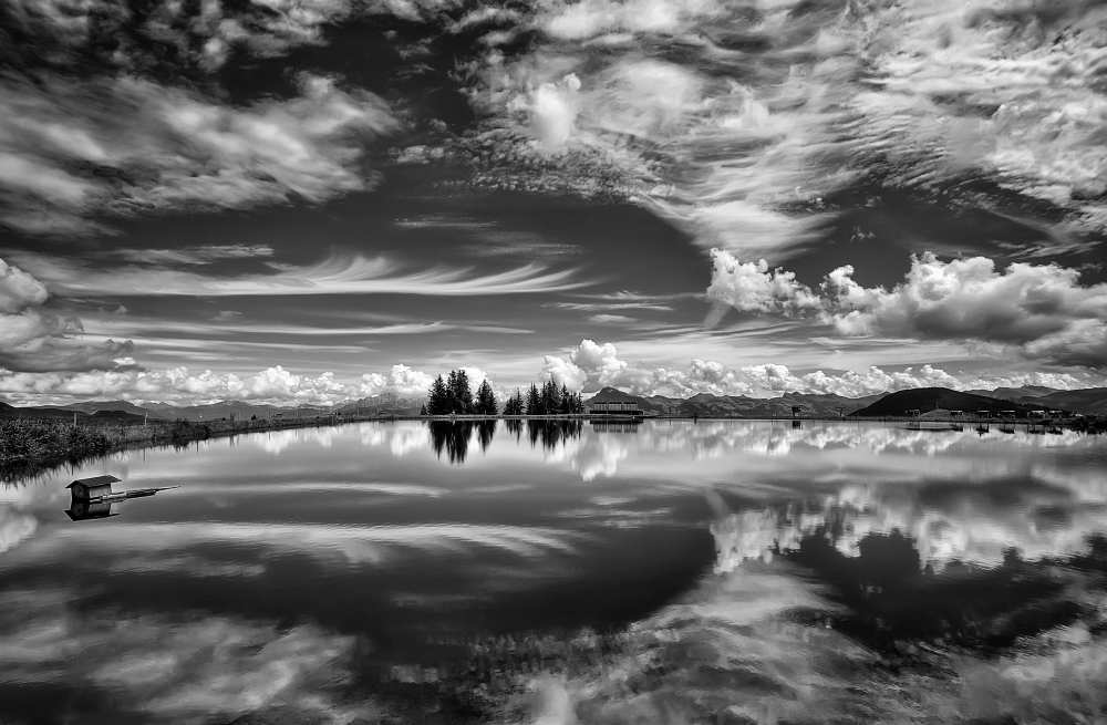 The mirror of the clouds od Aida Ianeva