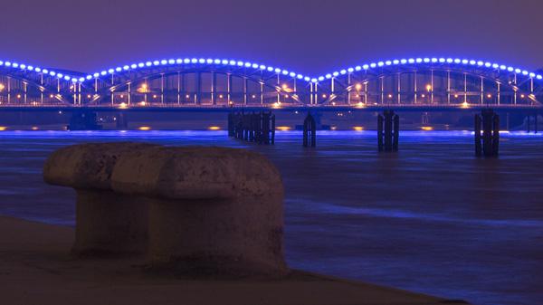 Blueport Elbruecke Poller (Hamburg)