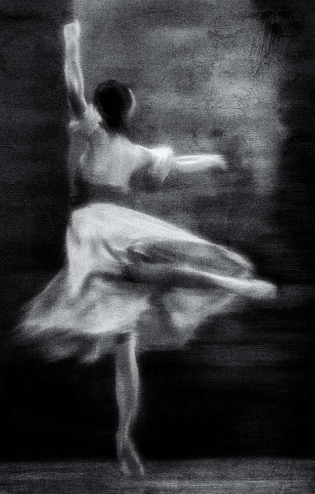 ...dancing for the audience... od Charlaine Gerber