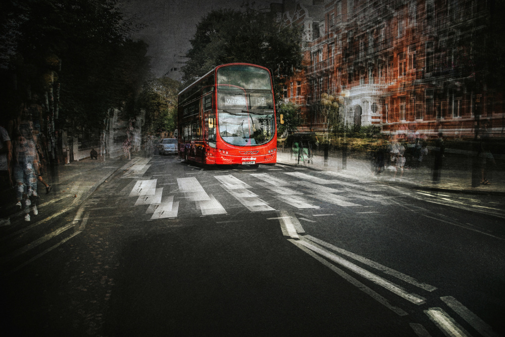 red bus od Damijan Sedevcic