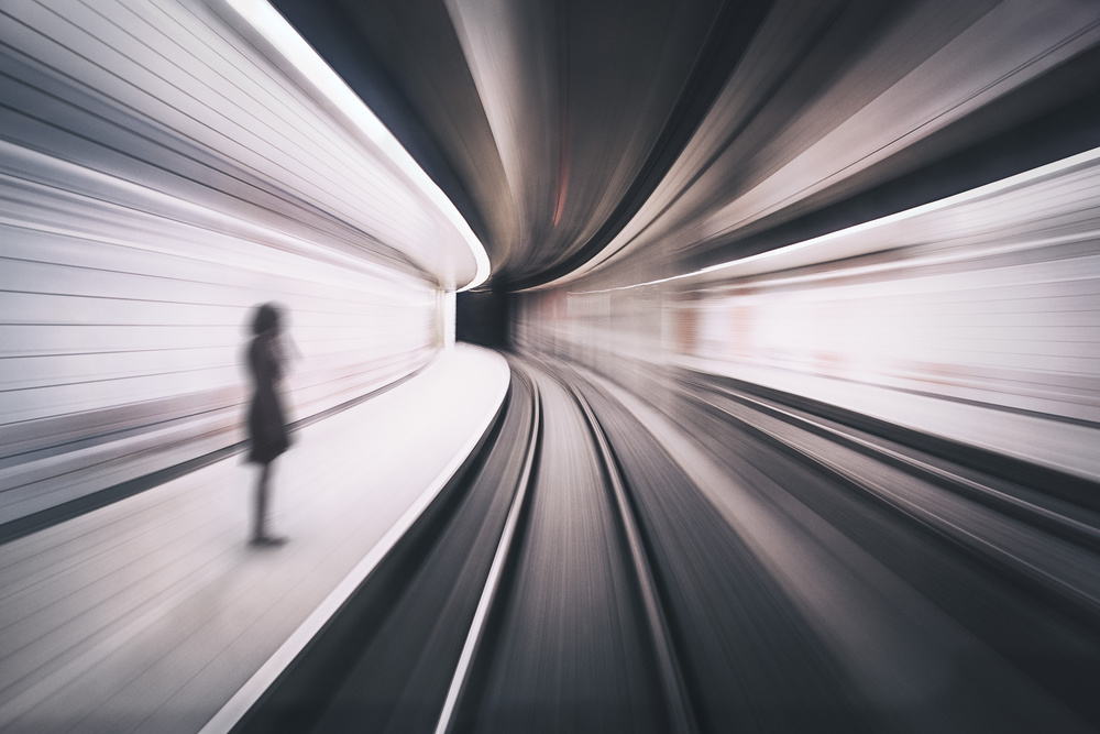 The Girl of the Metro Station od David Aristoteles