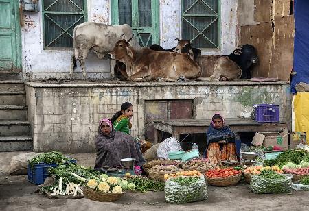 Two-tier market