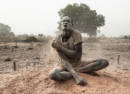 Daily ritual at Toch Manga mundari camp, South Sudan