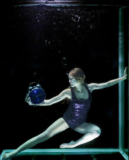 underwater artistic portrait shooting