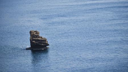 peaceful sea view and cliffs