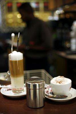 Kaffee Latte und Capucino od Erich Teister