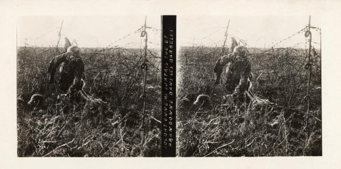 Leiche eines deutschen Soldaten im Drahtverhau. od Gentile da Fabriano