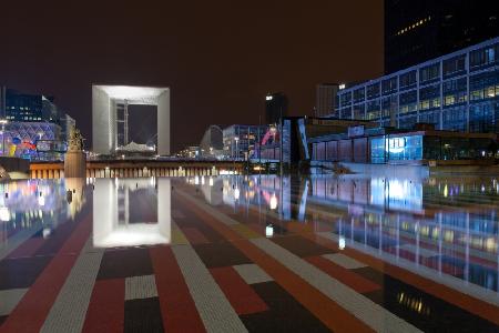 Grande Arche Lines