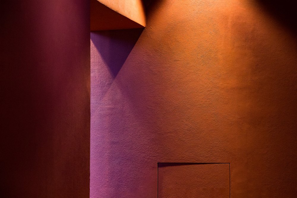 Light on a wall od Inge Schuster