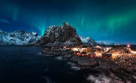 Dancing over Hamnoy