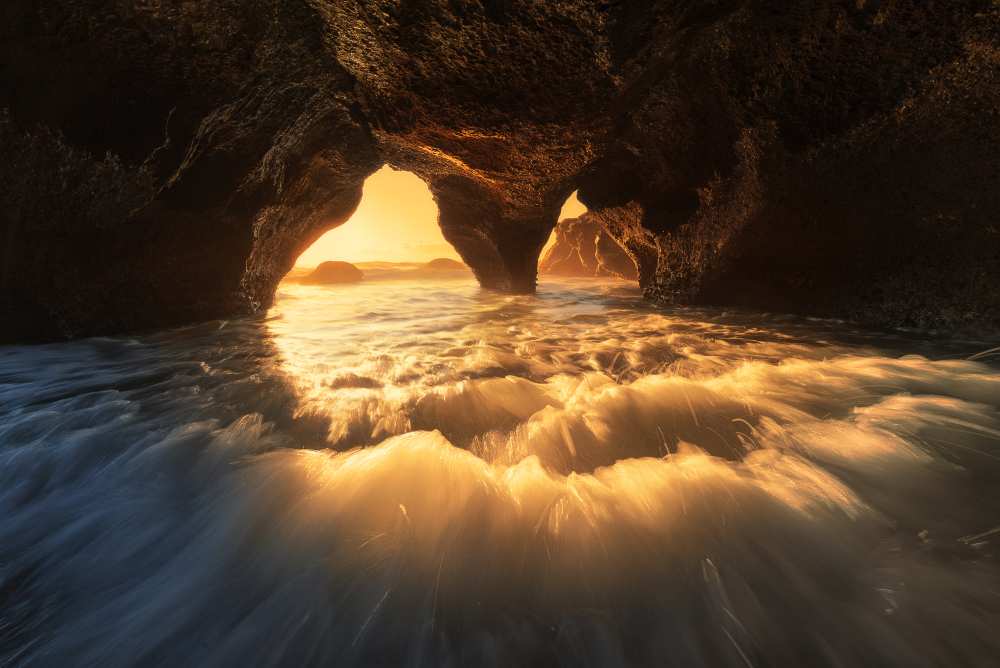 The Secret Sea Cave od Jingshu Zhu