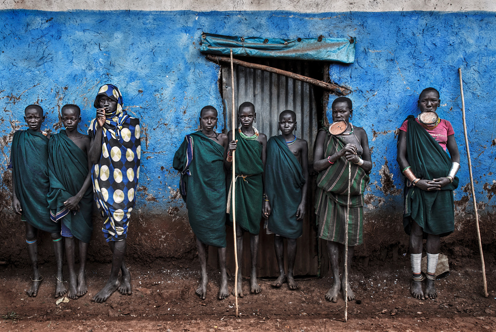 Surma tribe people - Ethiopia od Joxe Inazio Kuesta Garmendia
