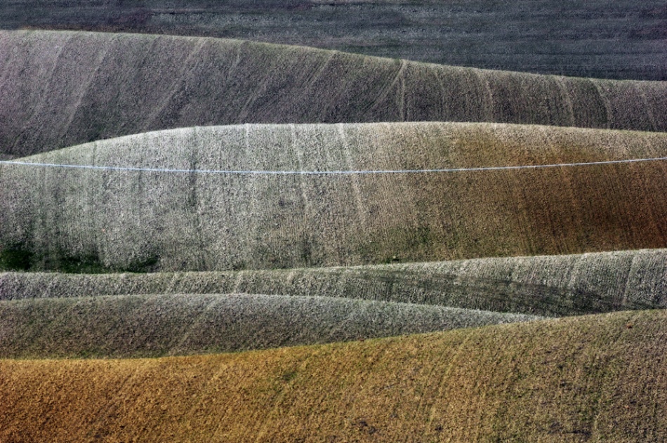 Line on a landscape od Jure Kravanja