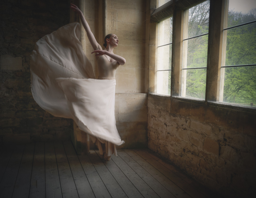 Floating Ballerina od Karen Smalley