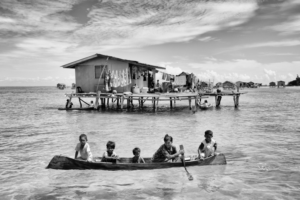 Water Village Life od Kieron Long
