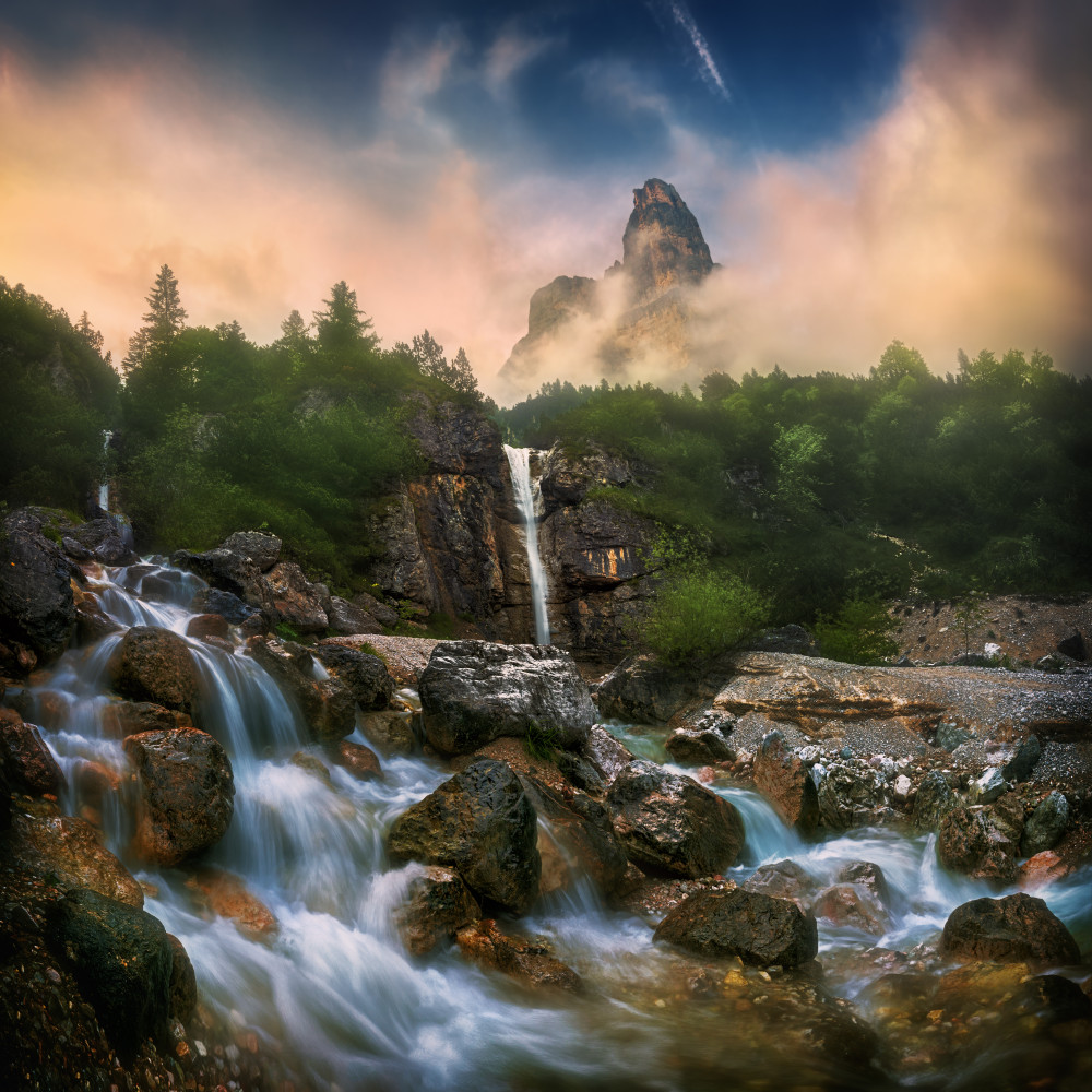 Waterfall... od Krzysztof Browko