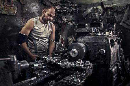 Lathe Guy.. Like a Boss !