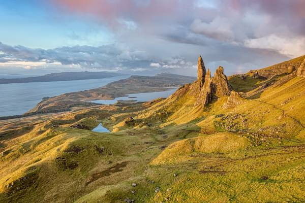 Old Man of Storr im Morgenlicht, Isle of Skye, Schottland od Michael Valjak