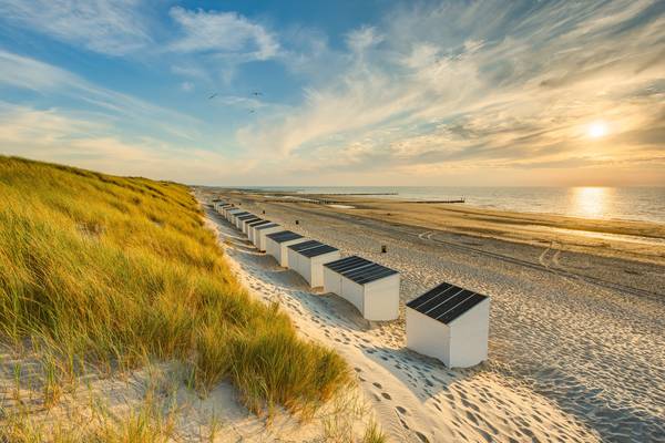Strandhäuser in Domburg in den Niederlanden od Michael Valjak