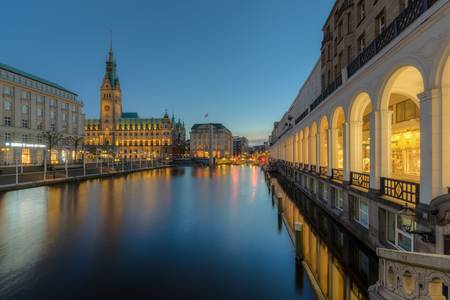 Blick vom Jungfernstieg in Hamburg