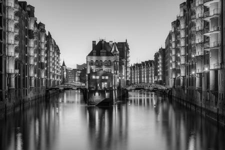 Hamburg Wasserschloss Speicherstadt schwarz-weiß