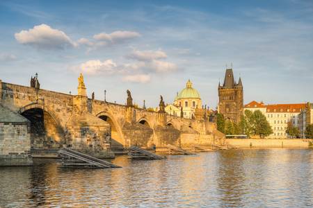 Karlsbrücke Prag in der Abendsonne