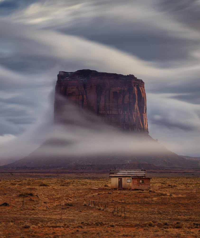 Wind Over Navajo - Vertical od Michael Zheng