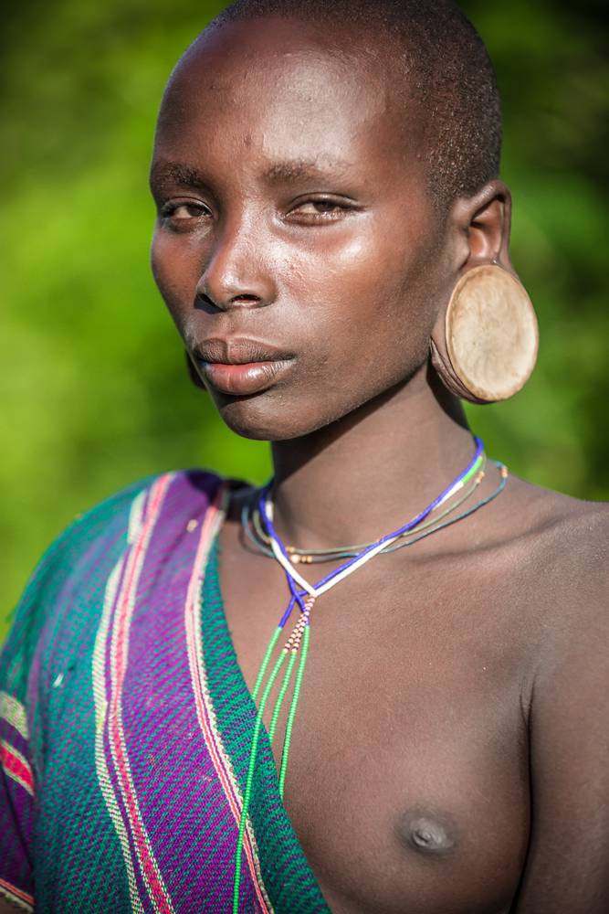 Portrait Suri Stamm in Omo Valley, Äthiopien - Afrika od Miro May