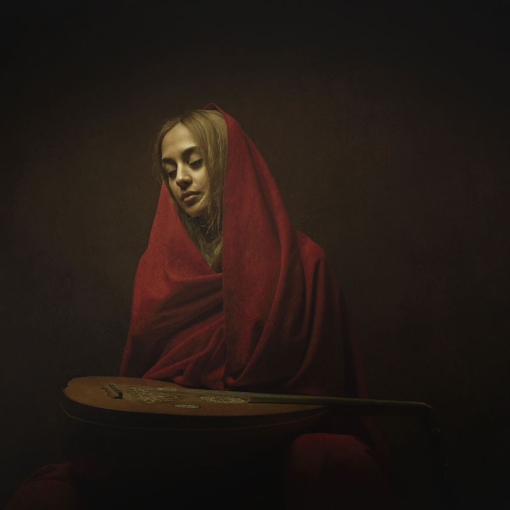 Persian musician girl od Moein Hasheminasab