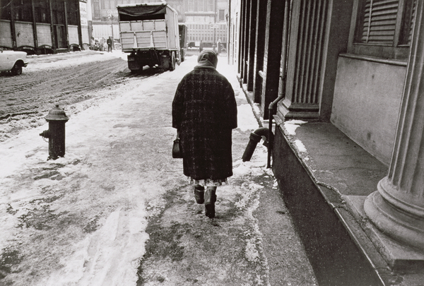 Lady Walking towards Canal Street on a Snowy Street, Untitled 39 od Nat Herz