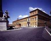 Lateral view of the facade, designed by Domenico Fontana (1543-1607) Carlo Montana (1556-1629) and B