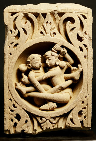 A Central Indian Pale Pink Sandstone Panel Depicting A Fighting Couple Each Armed With A Dagger od 