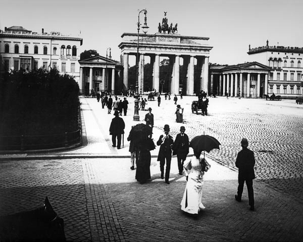 Berlin / Brandenburg Gate / Photo / Levy od 