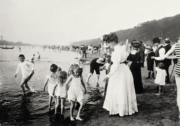 On the beach / Berlin-Wannsee / c.1907 od 