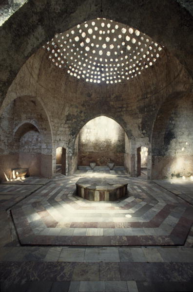 Interior of the Hammam al-Jadid, also called the ''New Bath'' (photo)  od 