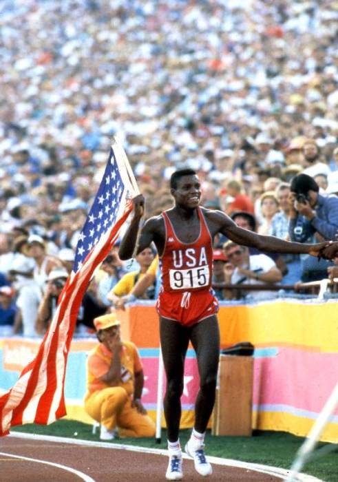 Olympic Games in Los Angeles: 100m : Carl Lewis winner od 