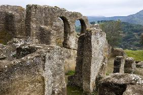 Ruins of the church built by Umar ibn Hafsun (photo) 