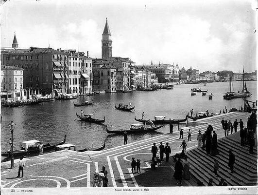 View of the Grand Canal looking towards the Molo (b/w photo) 1880-1920 od 