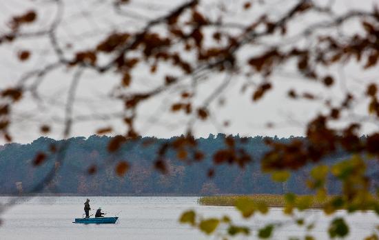 Angler auf dem Stechlinsee od Patrick Pleul