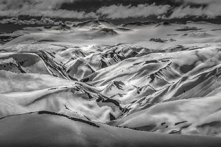 Shapes of frozen volcanos