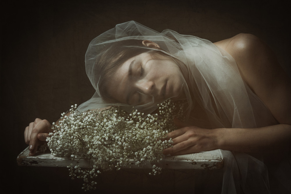 sleeping under the veil od Ruth Franke