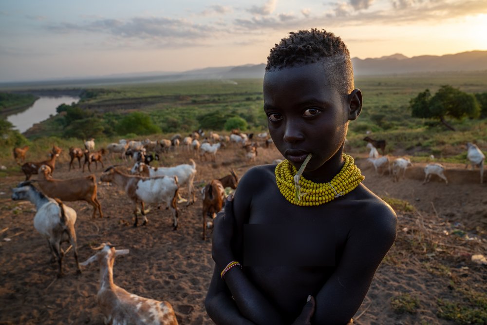 Ethiopian Karo tribes od Sarawut Intarob