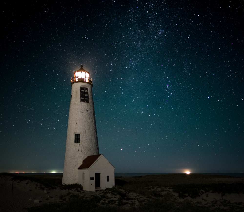 great point light, midnight od Scott Pilla