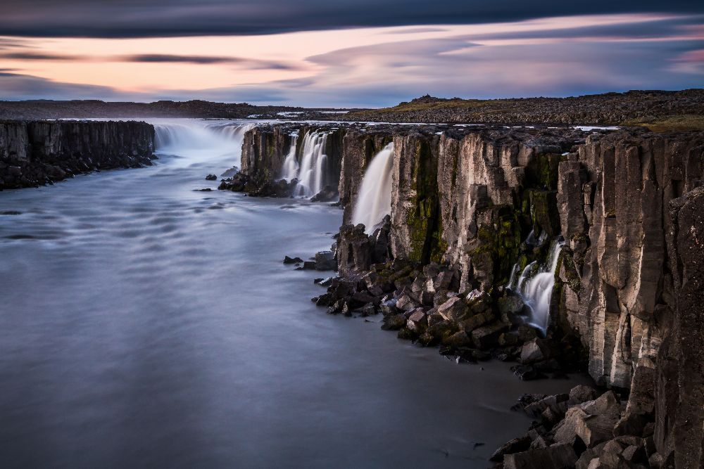 Waterfalls od Sus Bogaerts