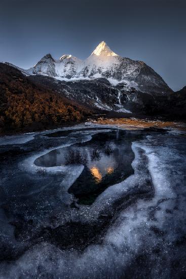 Yangmaiyong Snow Mountain During Freezeup