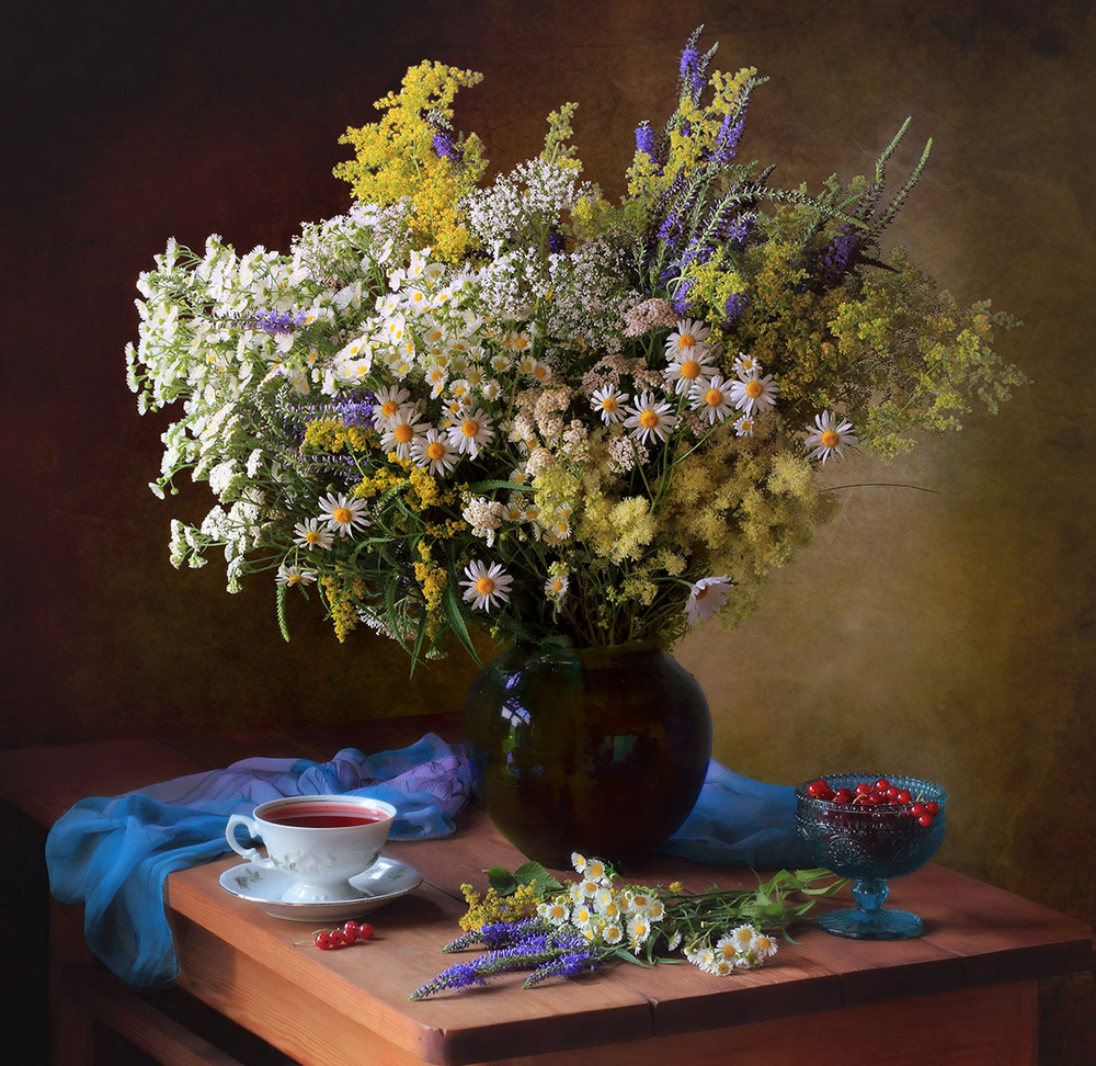 With a bouquet of meadow flowers od Tatyana Skorokhod (Татьяна