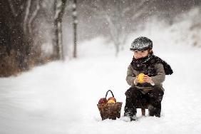 Little apple seller