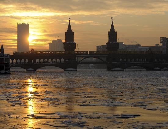 Eisschollen auf der Spree od Tim Brakemeier